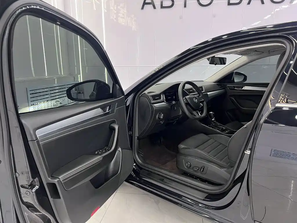 Skoda Superb — миниатюра 19
