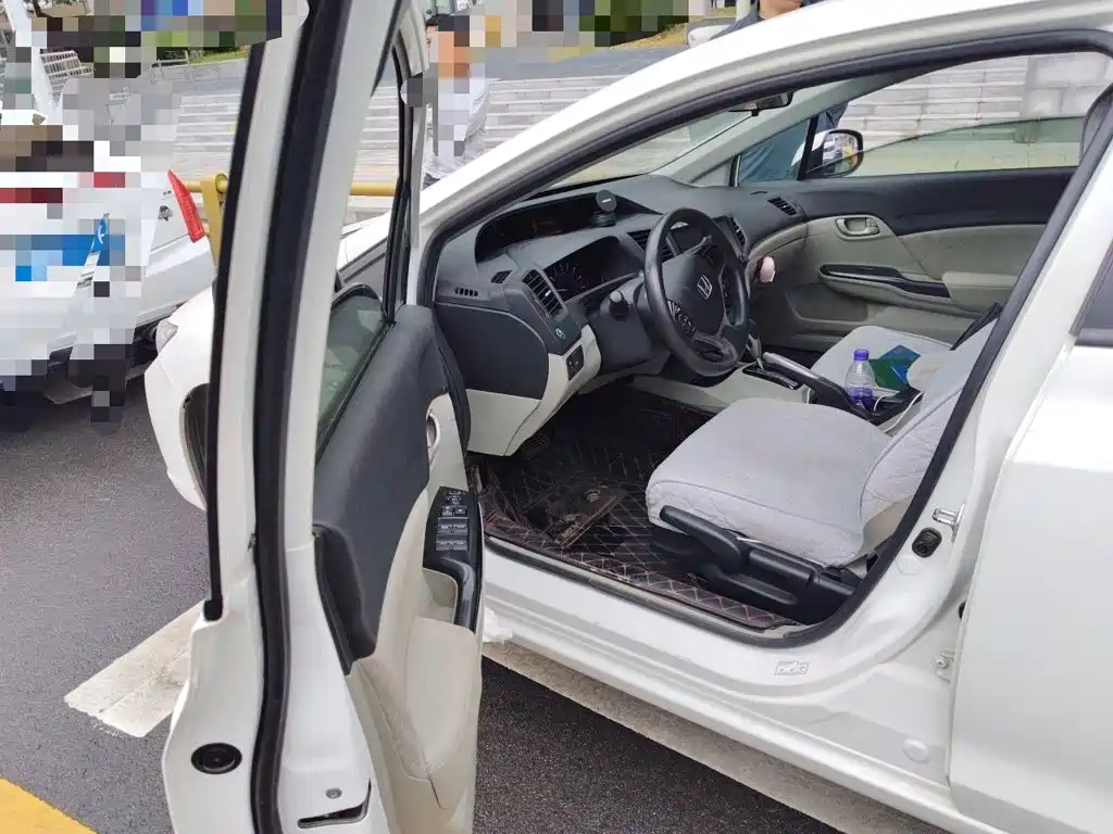 Honda Civic — миниатюра 12