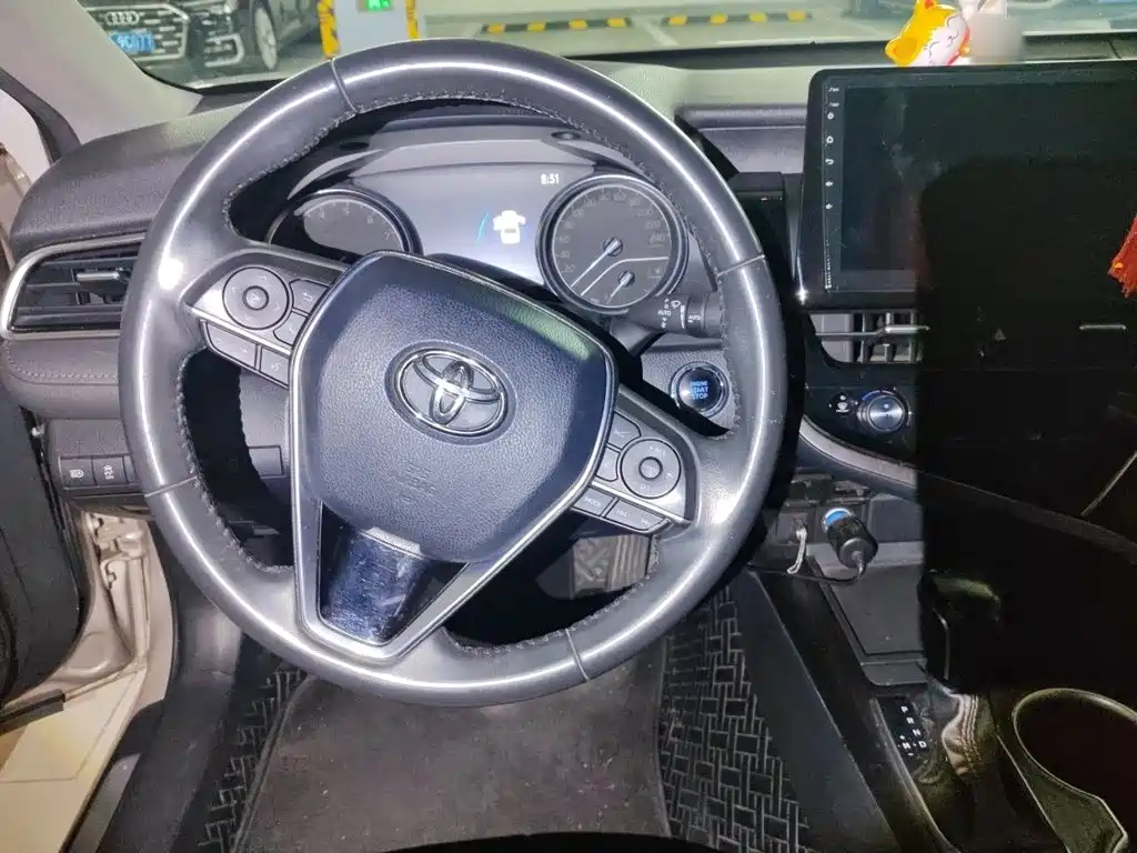 Toyota Camry — миниатюра 3
