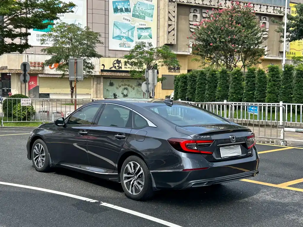 Honda Accord — миниатюра 7