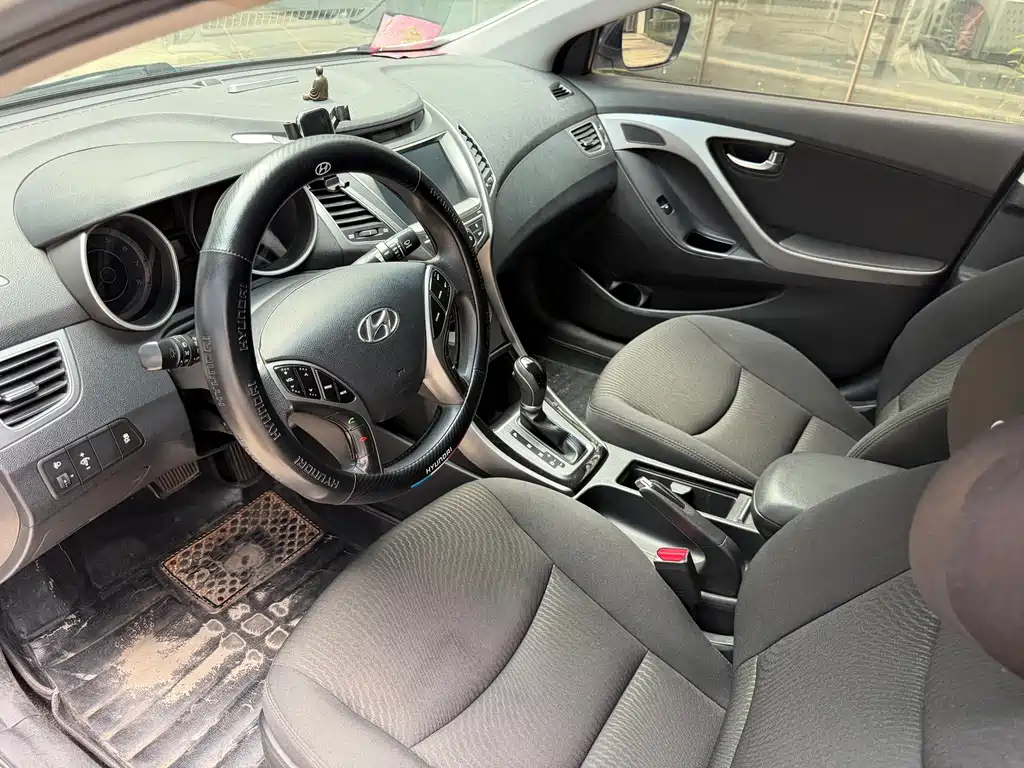 Hyundai Elantra Langdong — миниатюра 10