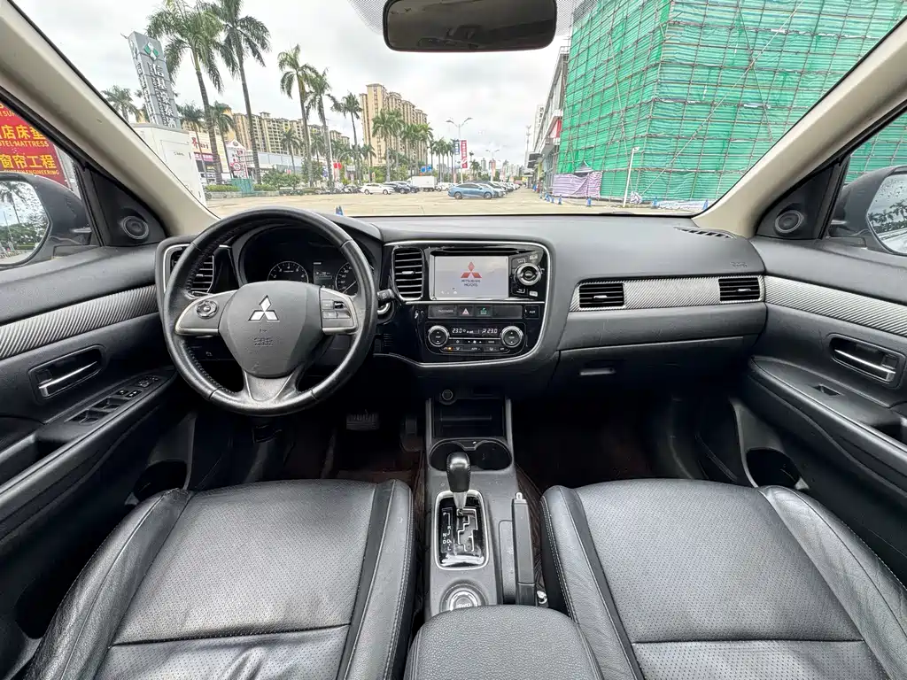 Mitsubishi Outlander (Import) — миниатюра 13