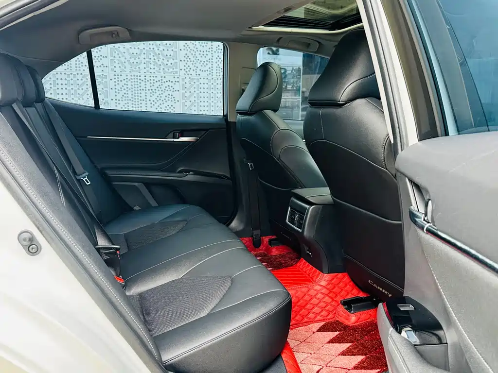 Toyota Camry — миниатюра 16