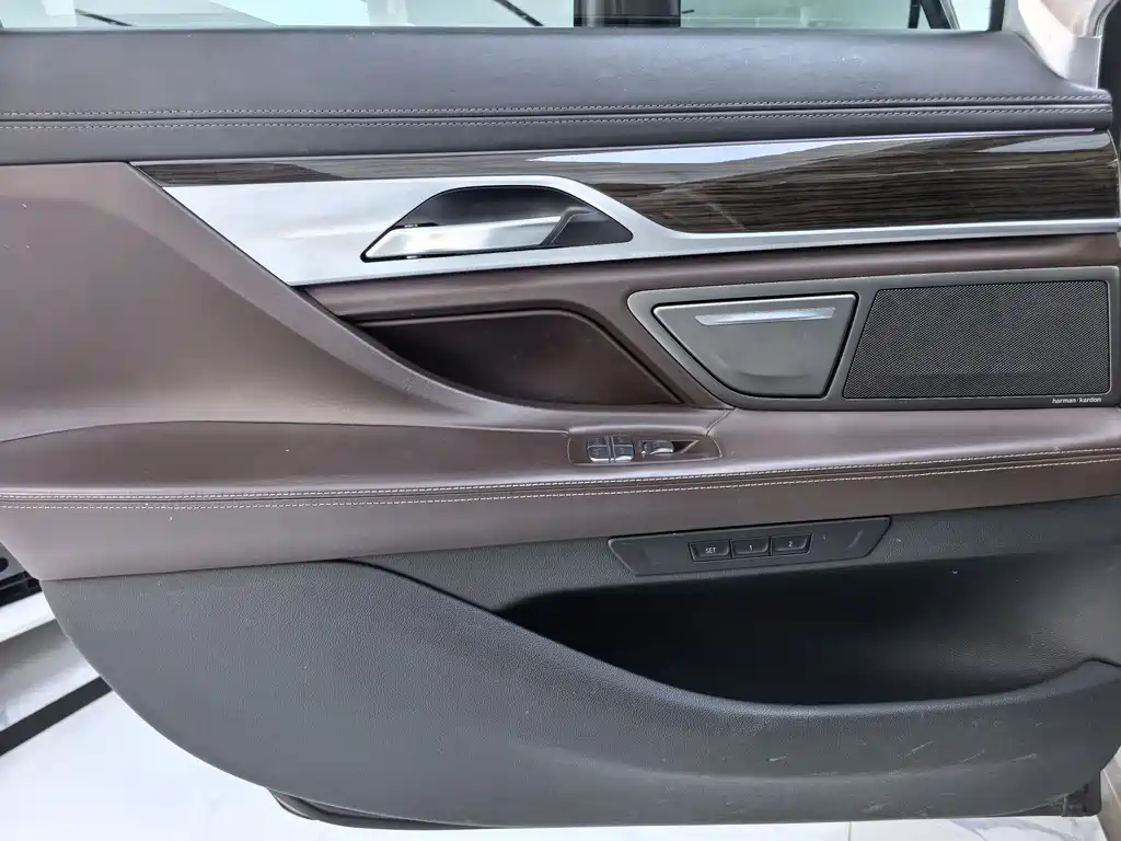 BMW 7 SERIES