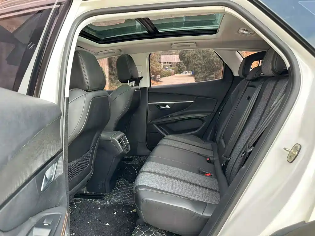 Peugeot 4008 — миниатюра 6