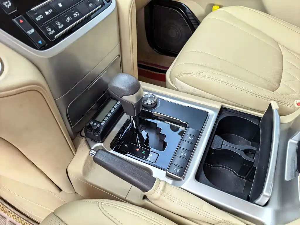 Toyota Land Cruiser — миниатюра 12