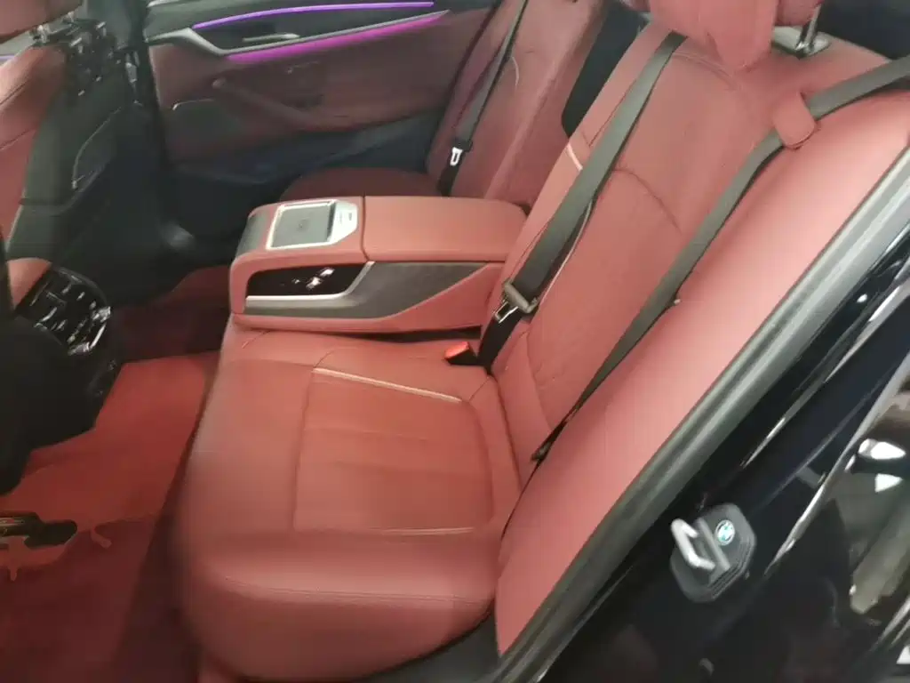 BMW 5 Series — миниатюра 17