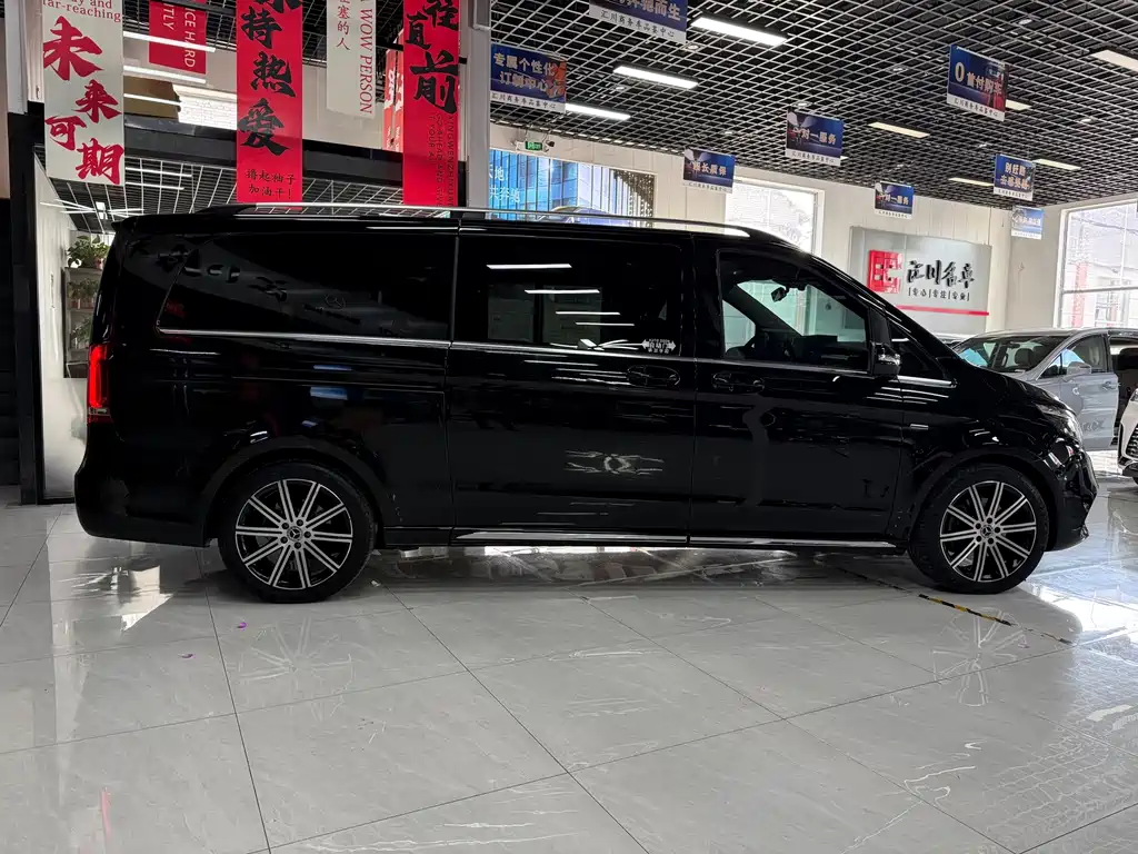 Mercedes-Benz V-Class — миниатюра 16