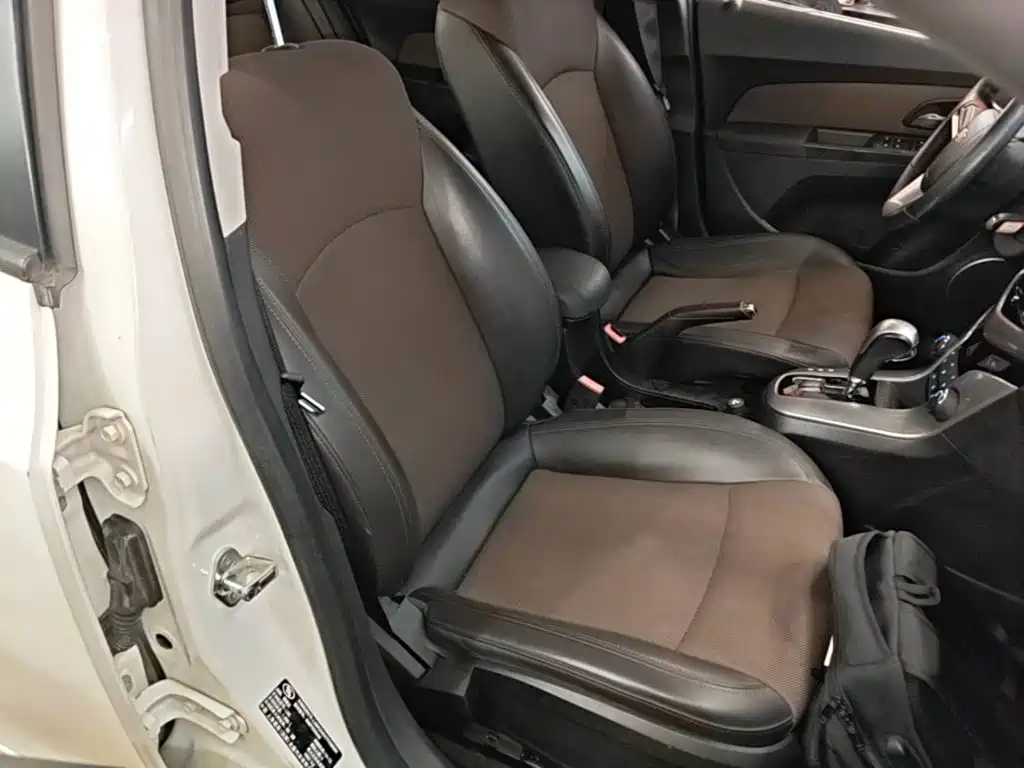 Chevrolet Cruze — миниатюра 25