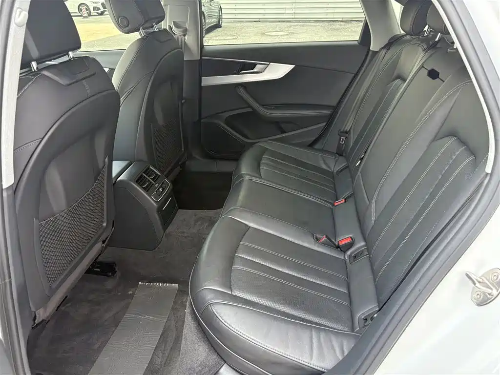 Audi A4L — миниатюра 12