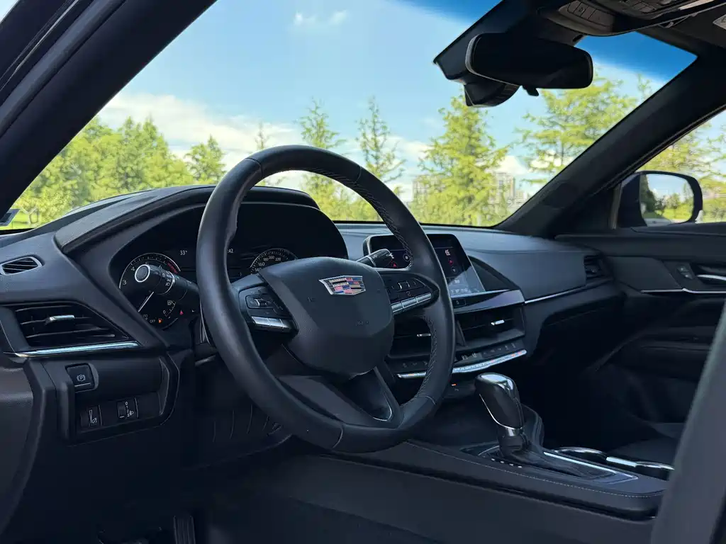 Cadillac CT4 — миниатюра 5