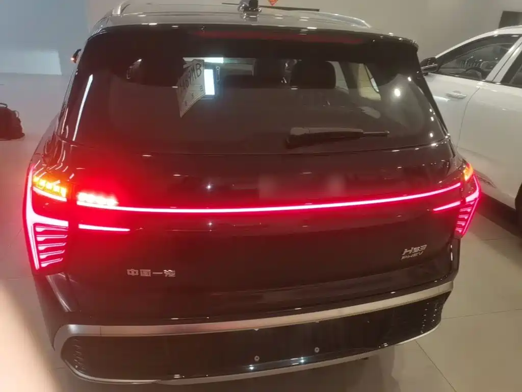 Hongqi Hongqi HS3 PHEV — миниатюра 6