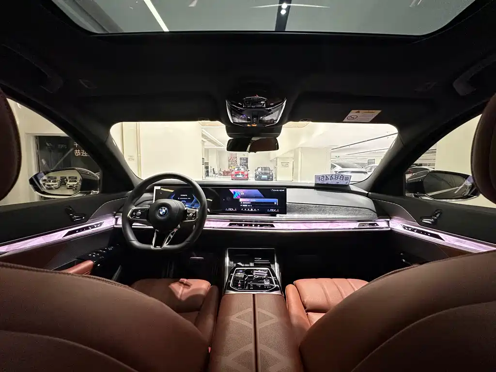 BMW i7 — миниатюра 10