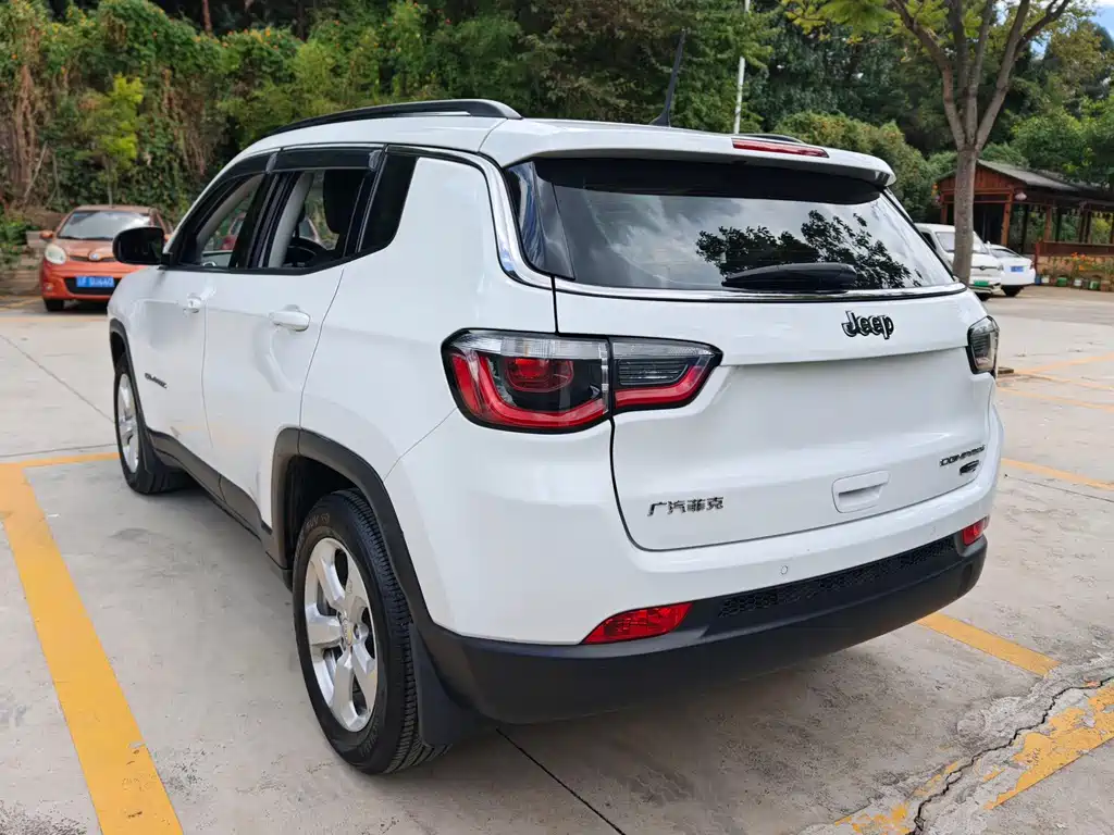 Jeep Compass — миниатюра 6