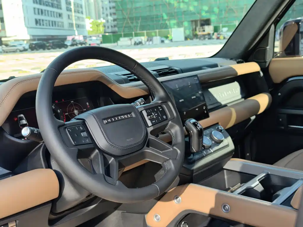 Land Rover Defender — миниатюра 4
