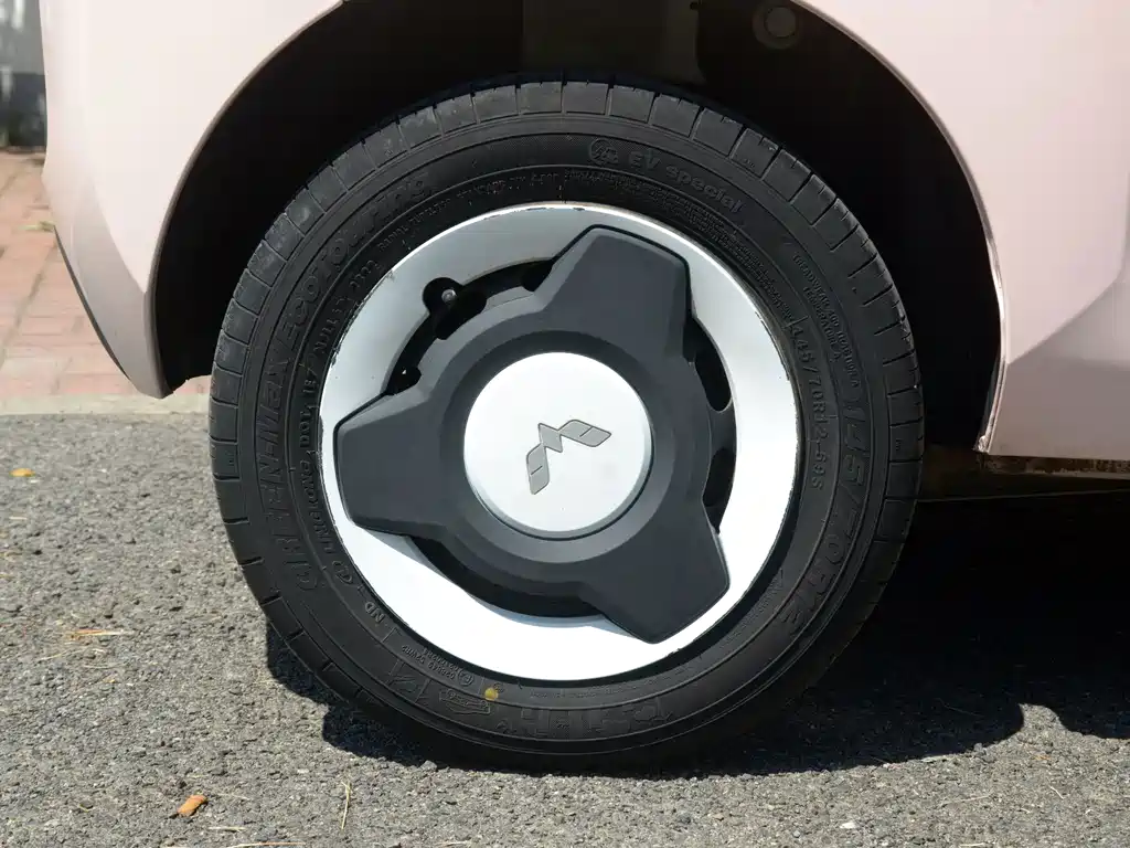 Wuling MINIEV — миниатюра 8