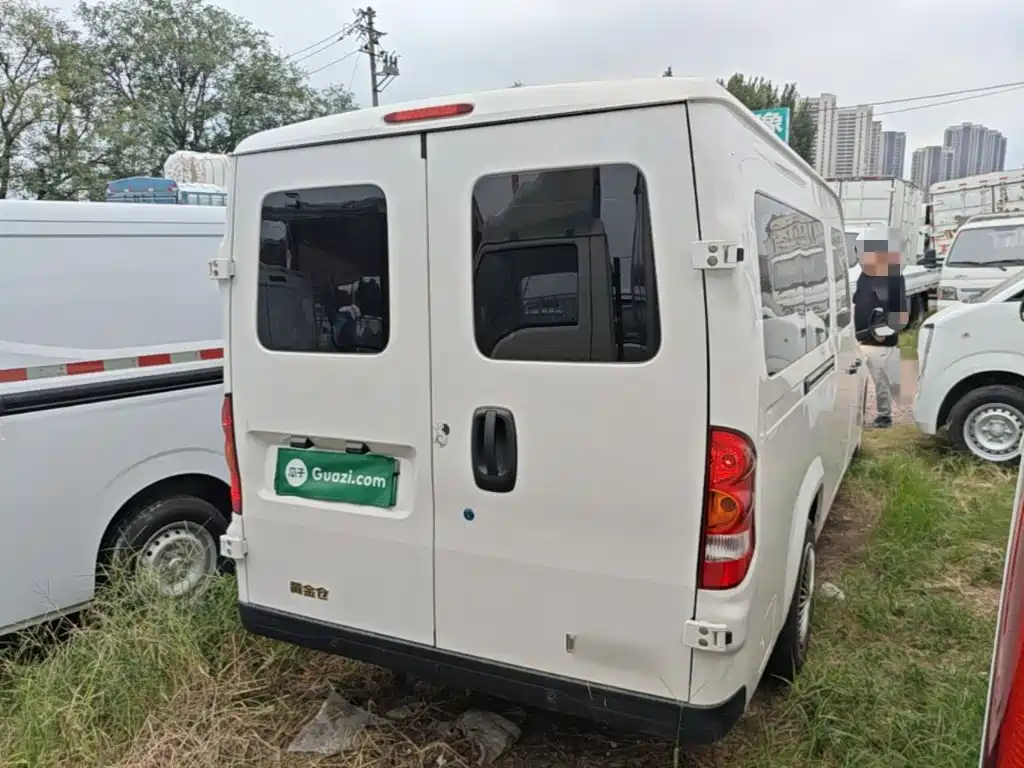 予风汽车 予风黄金仓 — миниатюра 7
