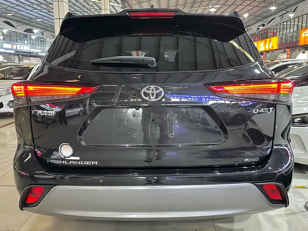 TOYOTA HIGHLANDER
