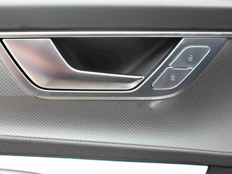 Audi A6L — миниатюра 8