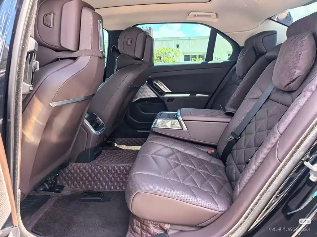 BMW 7 Series — миниатюра 5