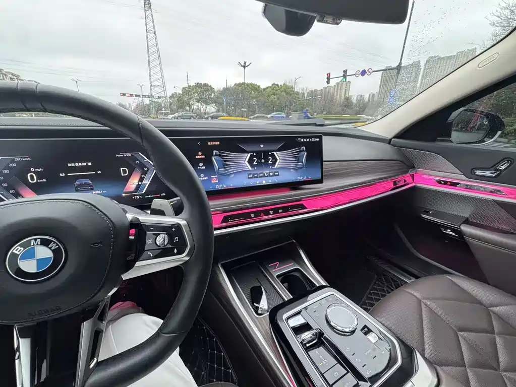 BMW 7 Series — миниатюра 3