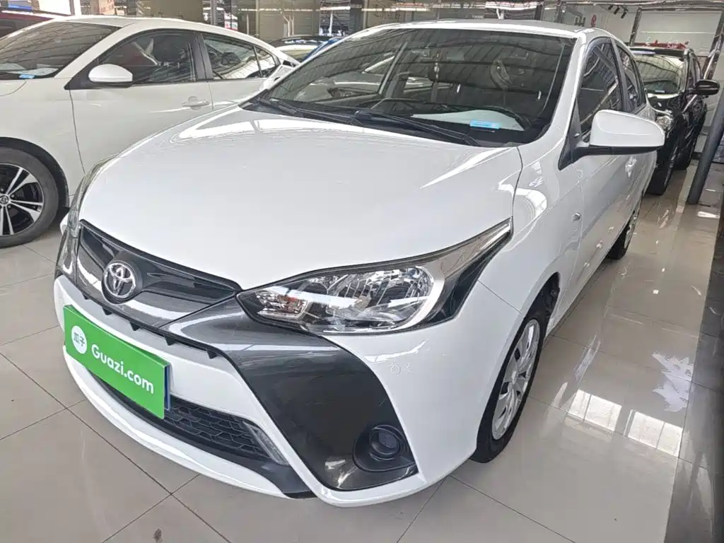 Toyota Yaris L — миниатюра 2