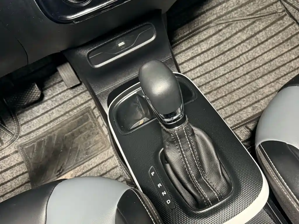Roewe Clever — миниатюра 16