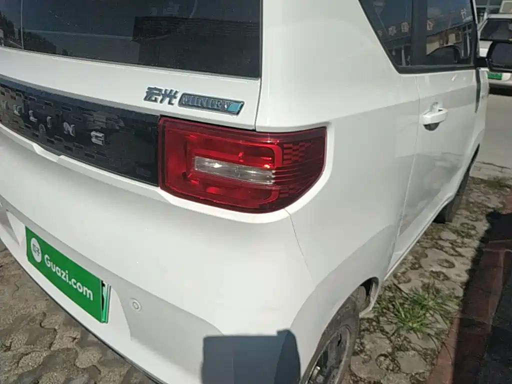 Wuling MINIEV — миниатюра 8