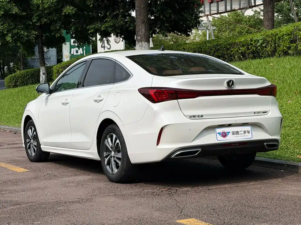 Changan Eado — миниатюра 4
