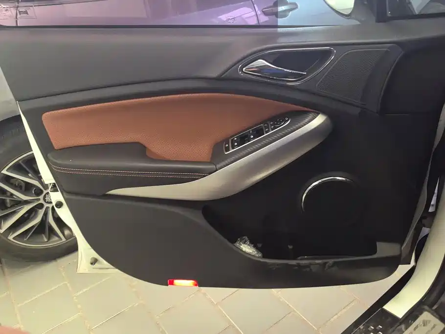 BYD Yuan — миниатюра 7