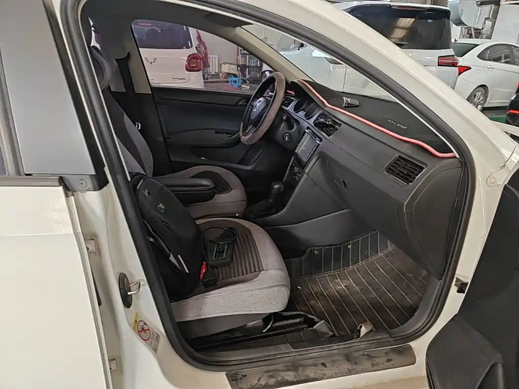 Skoda Rapid Spaceback — миниатюра 25