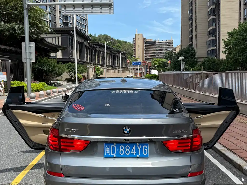 BMW 5 Series GT — миниатюра 4