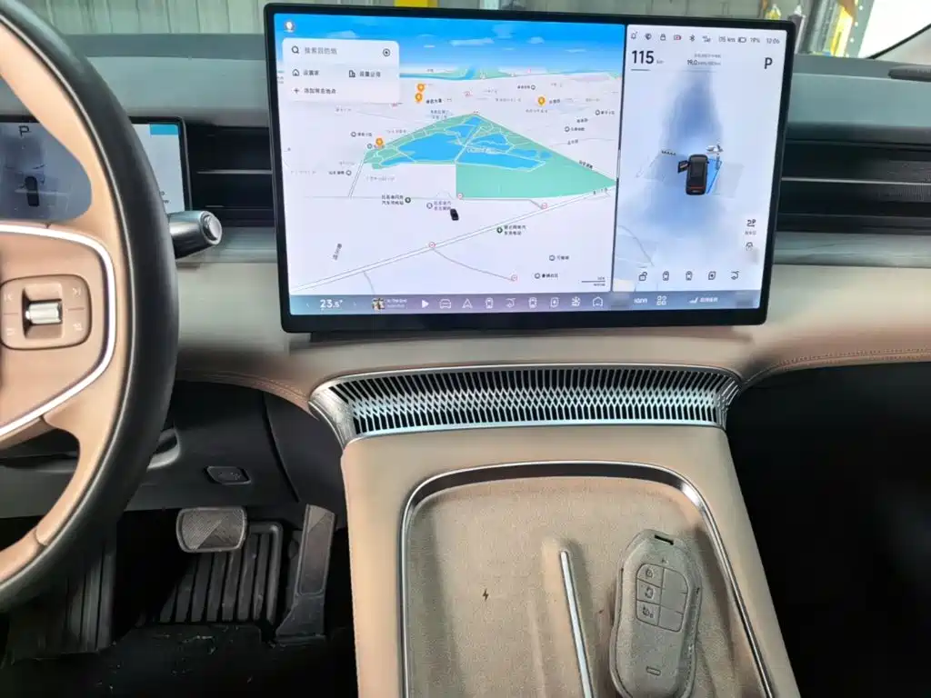 XPeng X9 — миниатюра 10