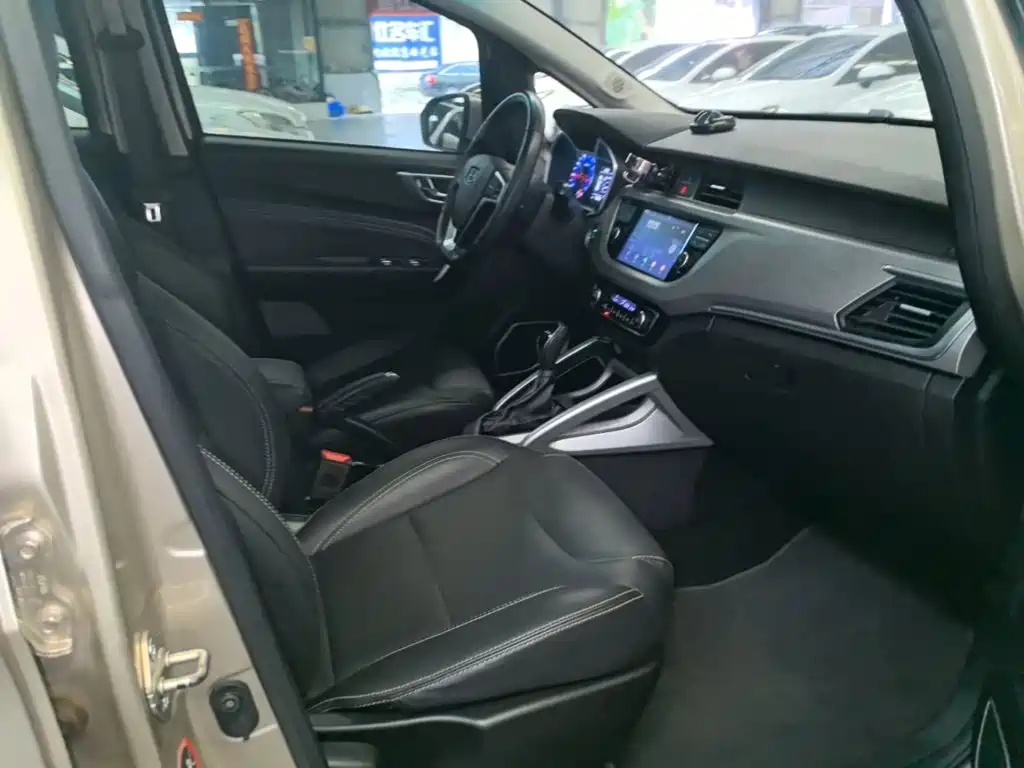 Geely Vision X3 — миниатюра 25