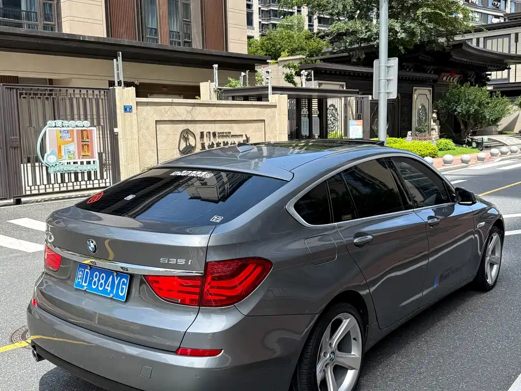 BMW 5 Series GT — миниатюра 10