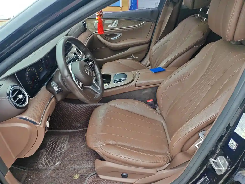 Mercedes-Benz E-Class — миниатюра 8