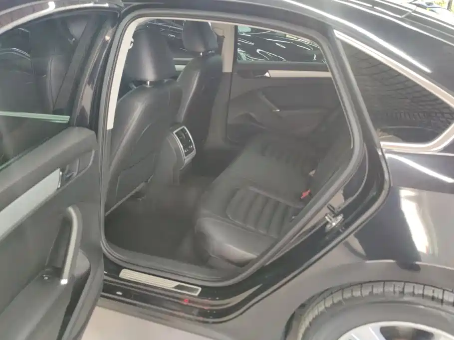 Volkswagen Passat — миниатюра 11