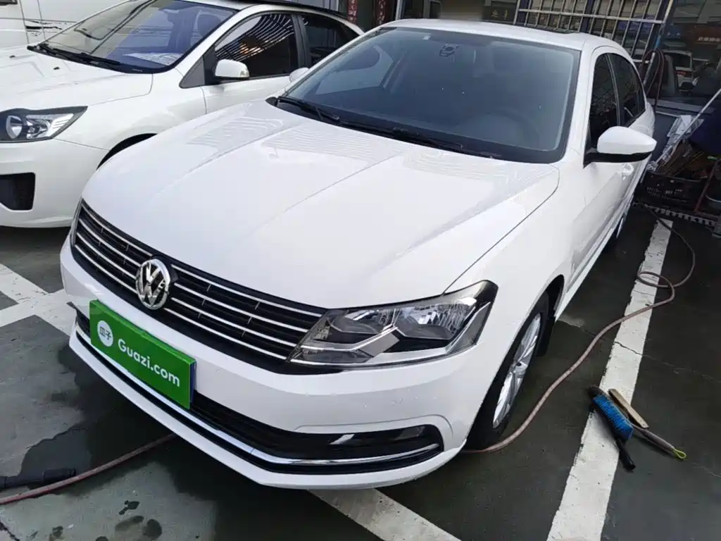 Volkswagen Lavida — миниатюра 2