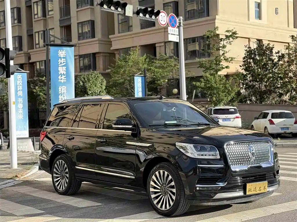 LINCOLN NAVIGATOR