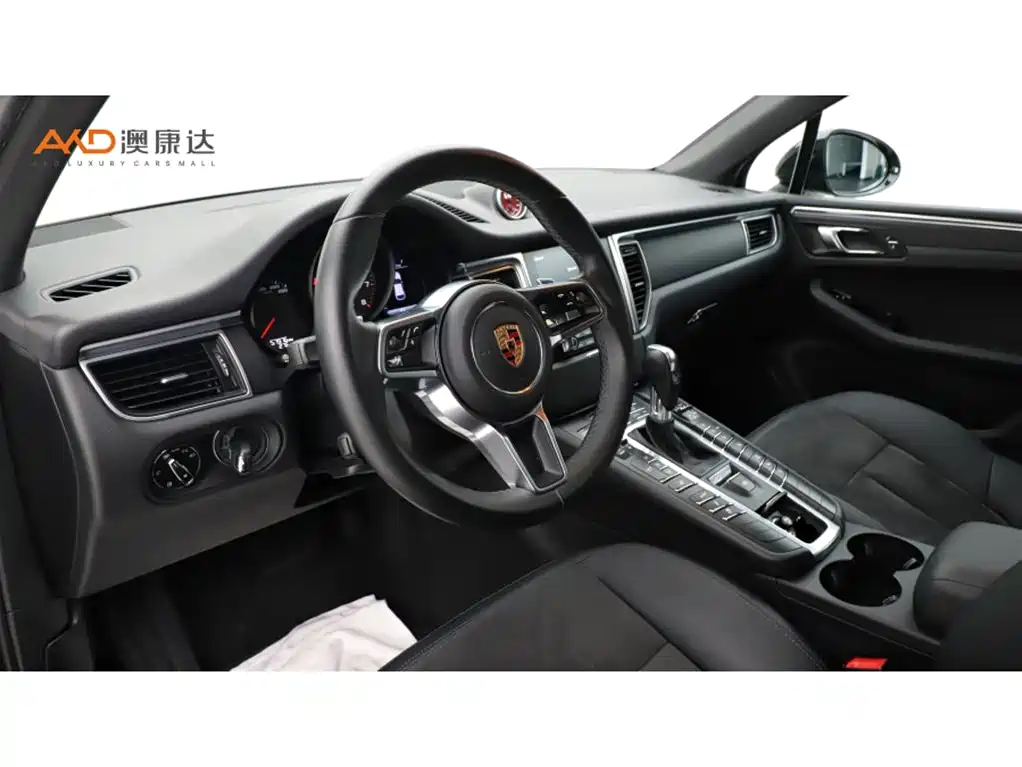 Porsche Macan — миниатюра 6