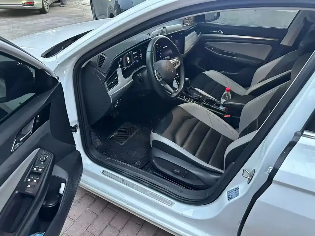 Volkswagen Bora 2023 280TSI DSG