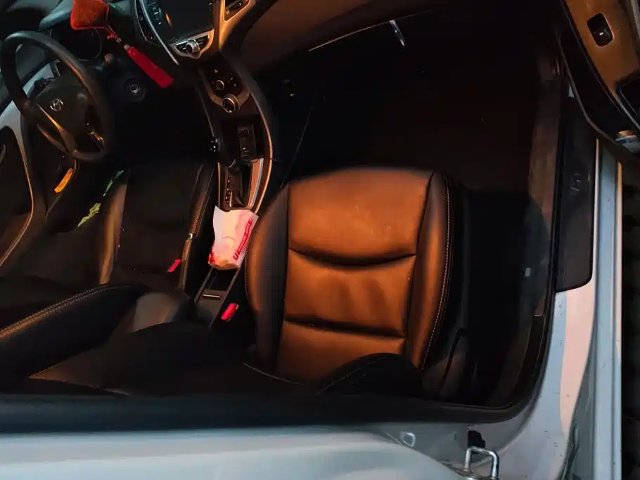 Hyundai Elantra Langdong — миниатюра 8