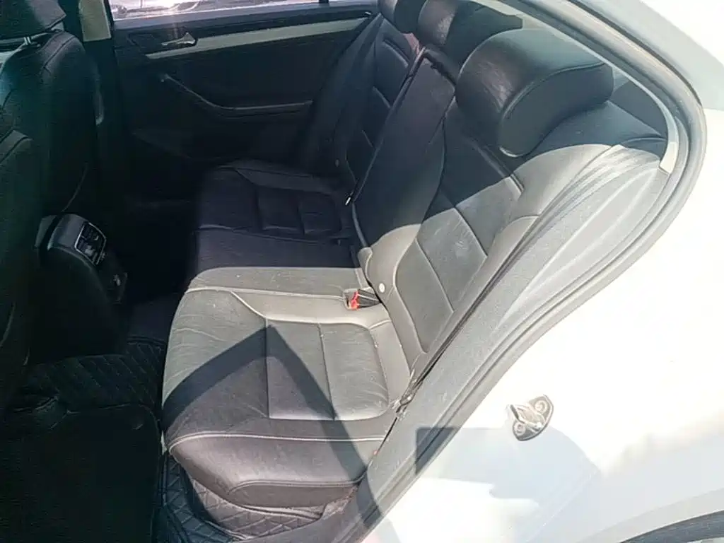 Volkswagen Sagitar — миниатюра 17