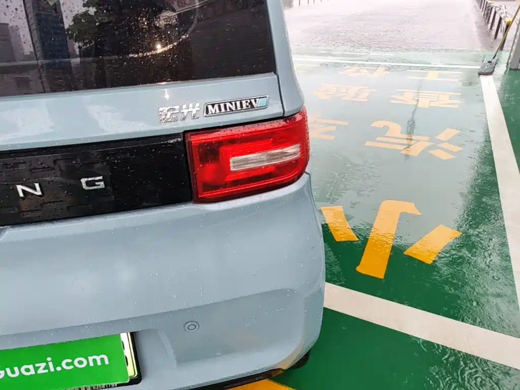 Wuling MINIEV — миниатюра 8