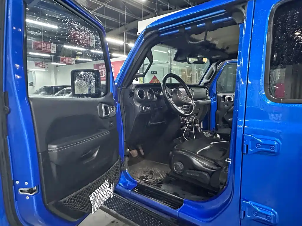 Jeep Wrangler — миниатюра 3