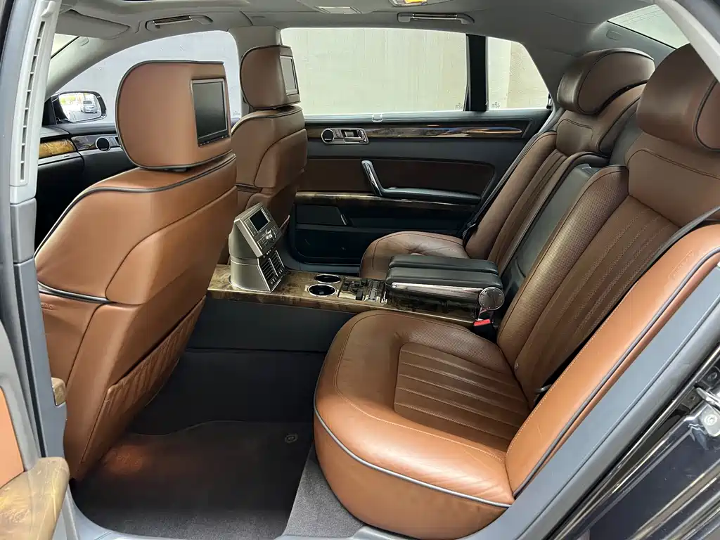 Volkswagen Phaeton — миниатюра 6