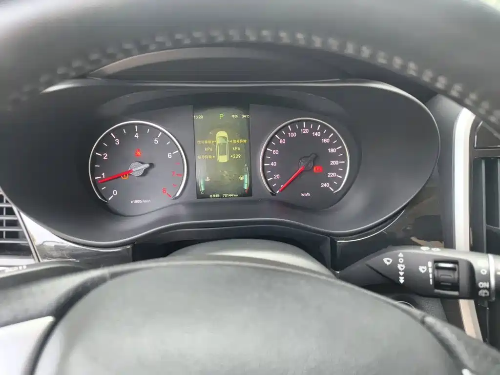 BYD MAX — миниатюра 7