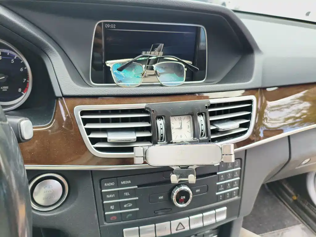 Mercedes-Benz E-Class — миниатюра 6