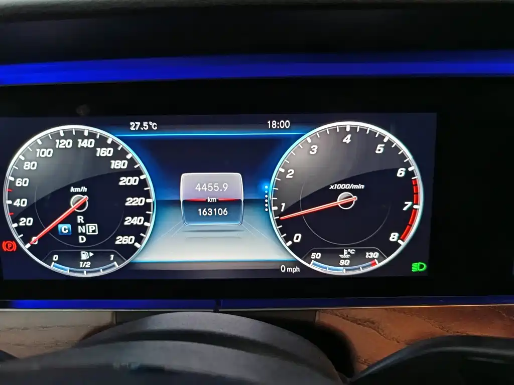 Mercedes-Benz E-Class — миниатюра 9
