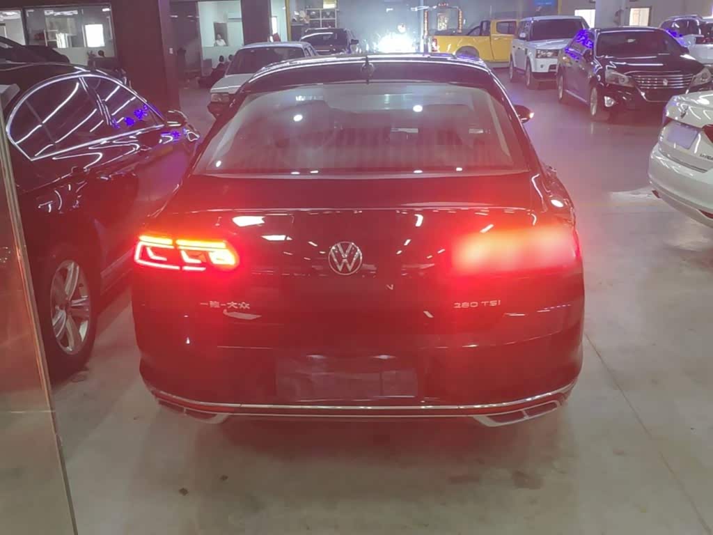Volkswagen Magotan 1.4 л 2025 г. Чёрный, пробег 25200 км
